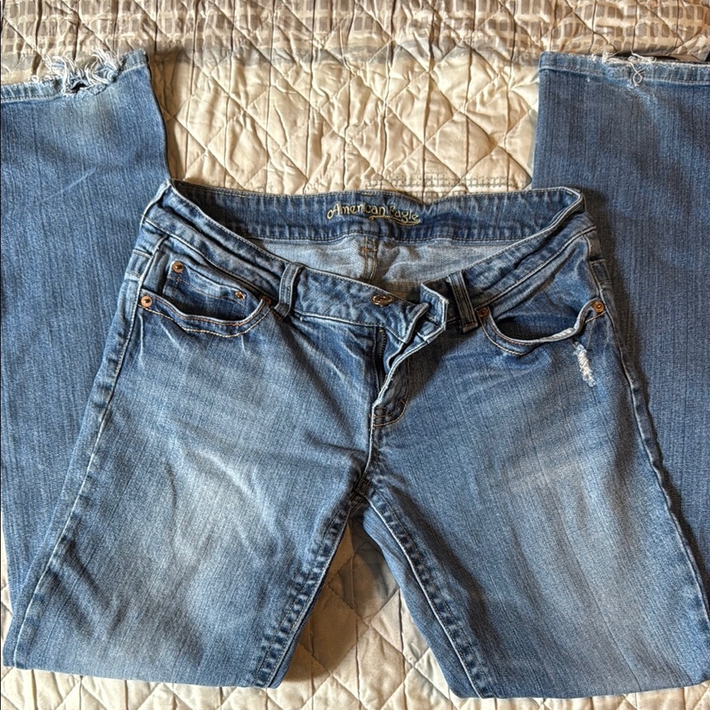 American Eagle Outfitters Women's Light Blue Straight Leg Jeans
